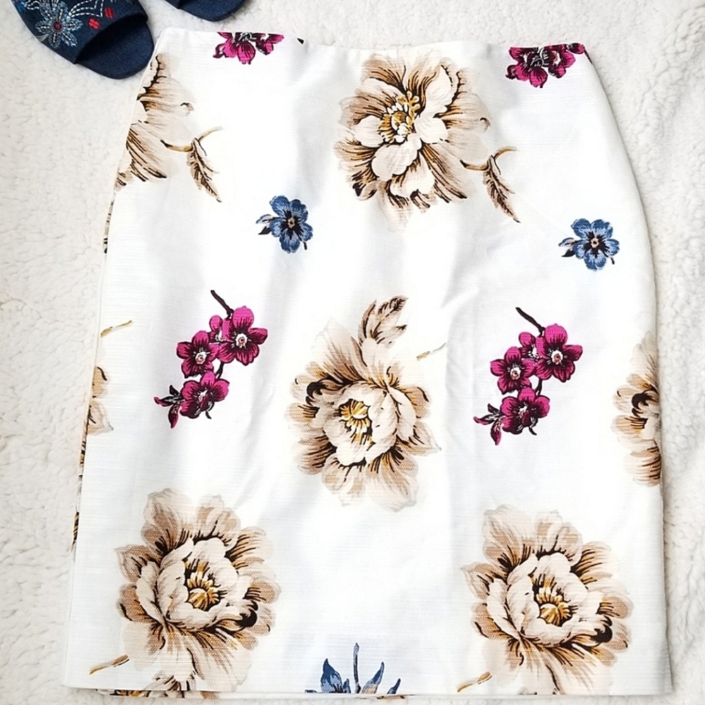 Ann Taylor Floral Pencil Skirt Nwt